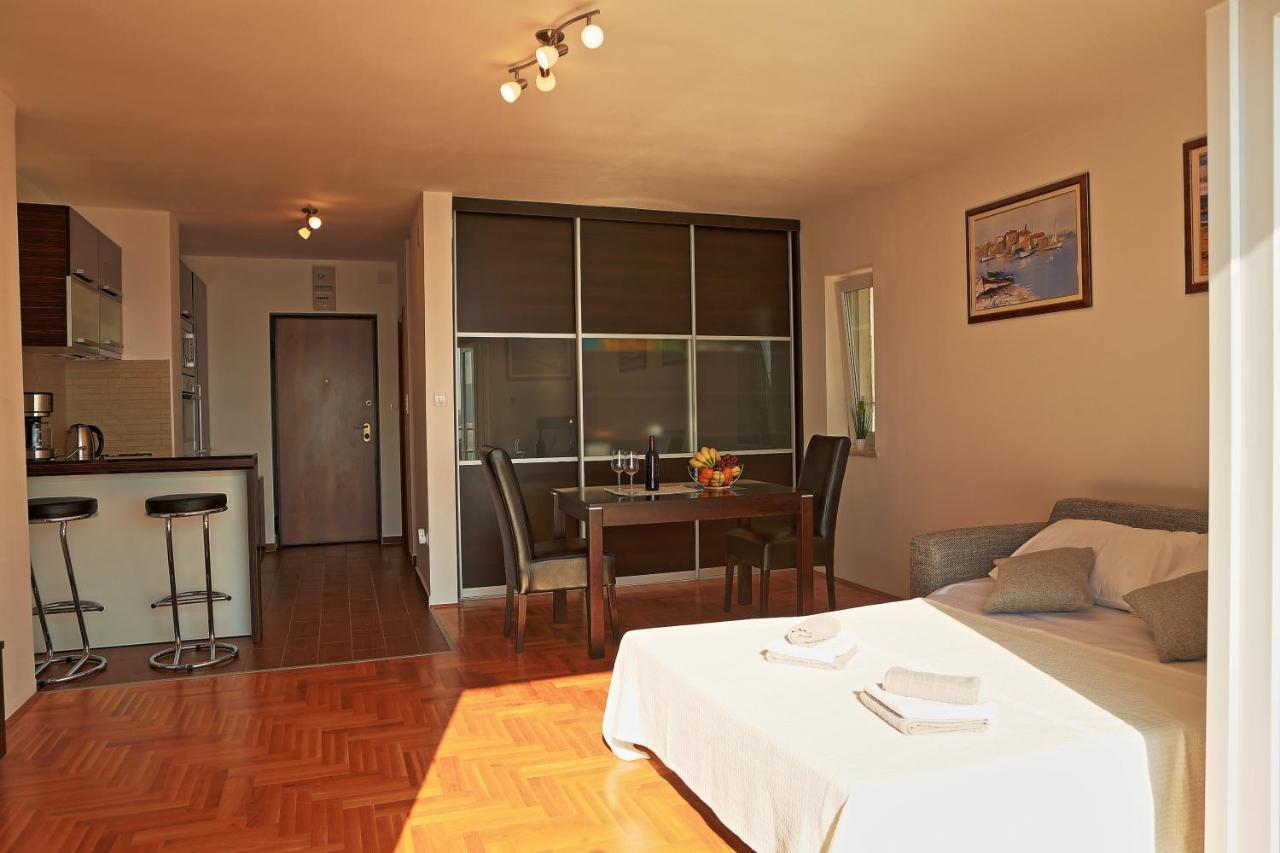 Studio Apartman Luka Сень Экстерьер фото